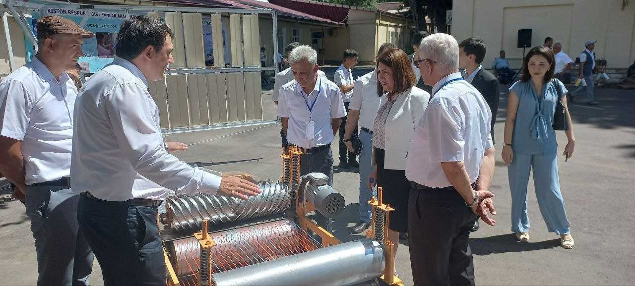 Ozbekiston Respublikasi Fanlar akademiyasi ilmiy yutuqlari korgazmasi otkazildi