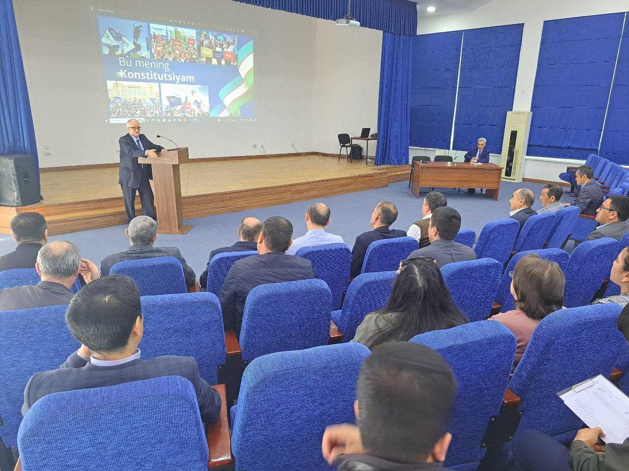 “REFERENDUM-2023: KELAJAGING UCHUN OVOZ BER”  shiyori ostida Mexanika va inshootlar seysmik mustahkamligi institutida o‘tkazilgan yig‘ilish