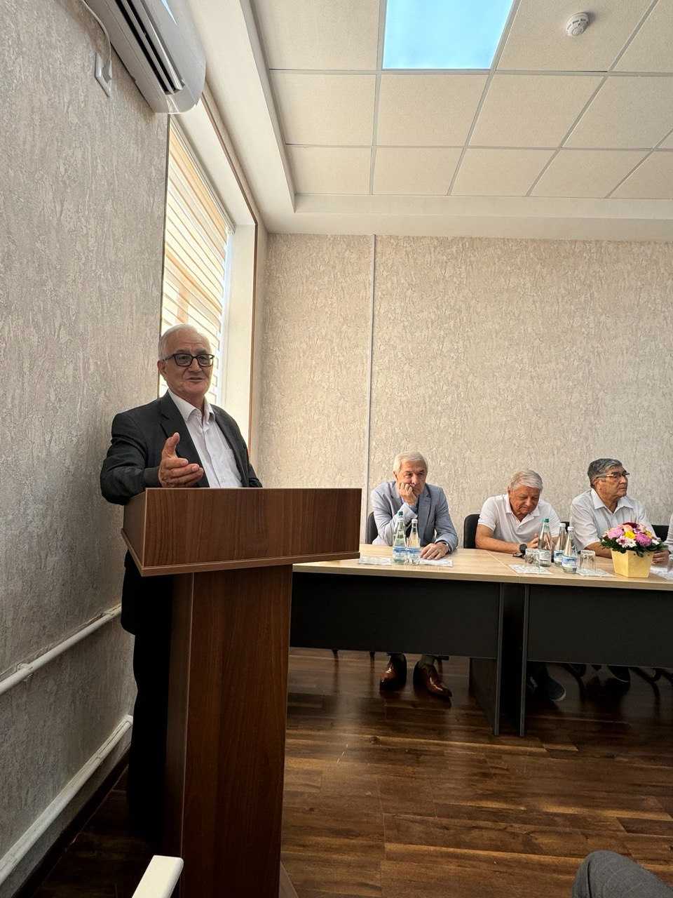 Olim umr yo'liga nazar 70_yosh_muborak!